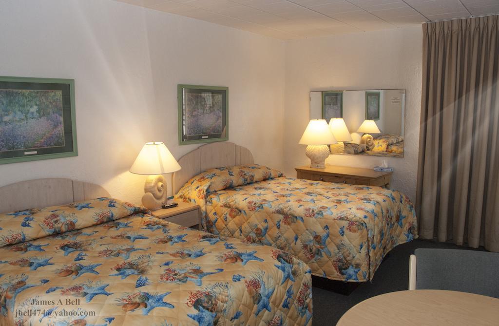 Coral Sands Motel Ocean City Room photo